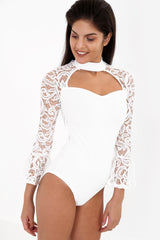 Kanten belmouw choker nek bodysuit