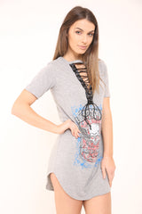 Vestido de camiseta Longline Lace Up Up Renegade Skull Longline