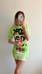 Krantenketen grafische crop top & rok coöperatie