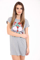 Schädel und Rosendruck Longline T -Shirt -Kleid